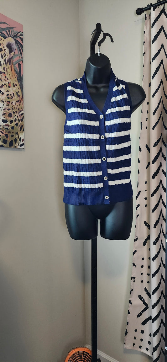 L  NWhite Claire NWT Sweater Vest