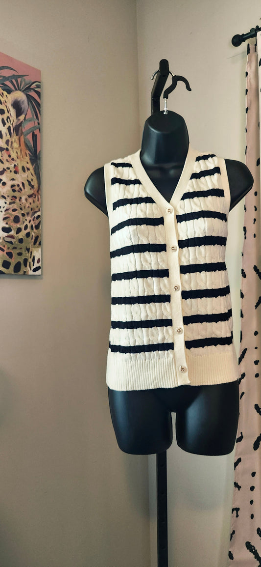L CBlack Claire NWT Sweater Vest